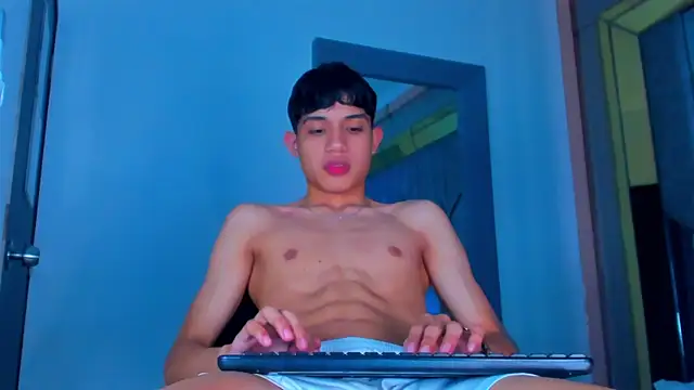 Sebax_Young webcam