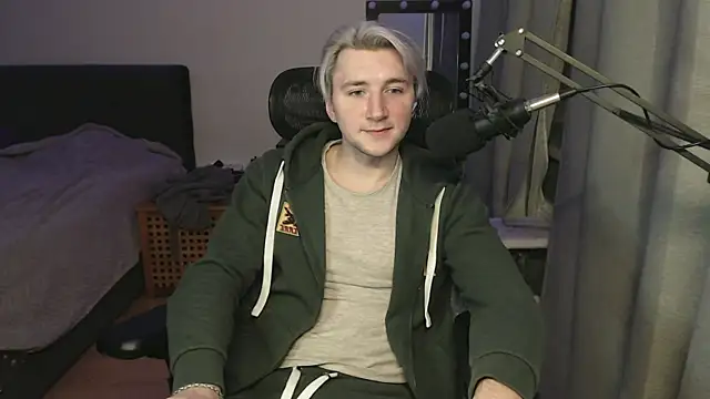 Elvin_Vaenight webcam