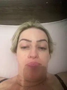 Alerquinasc Live Webcam on Stripchat