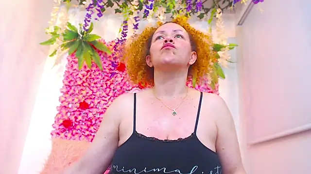 BLONDE_SEXYHOT webcam