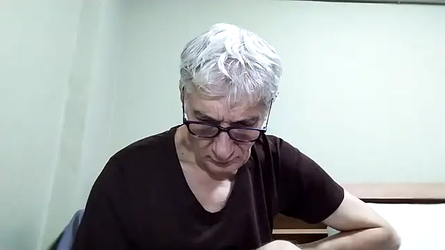 BIGUNCUTHARDCOCK webcam