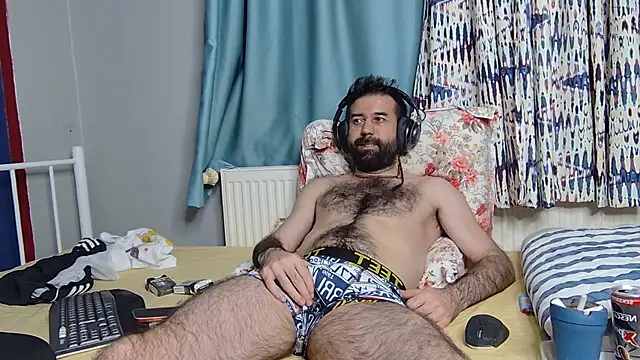 hairybearcb (Ask my age) - Strip me fully naked