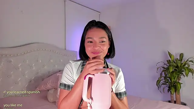 ninaa_sky (F young) - Pussy close up