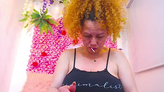 BLONDE_SEXYHOT webcam