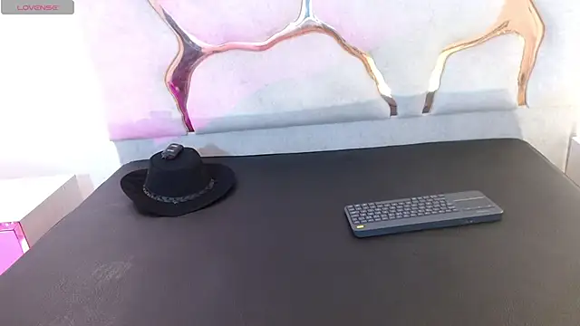 kaelwolf_tay (M twink) - flash cock 😈