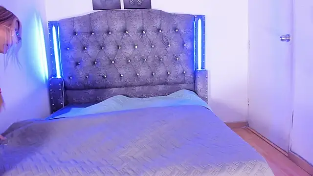 luciana_pink0 webcam