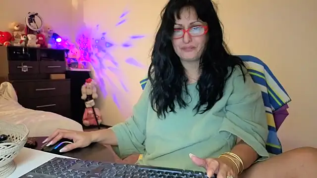 SexyAndBadGirl webcam