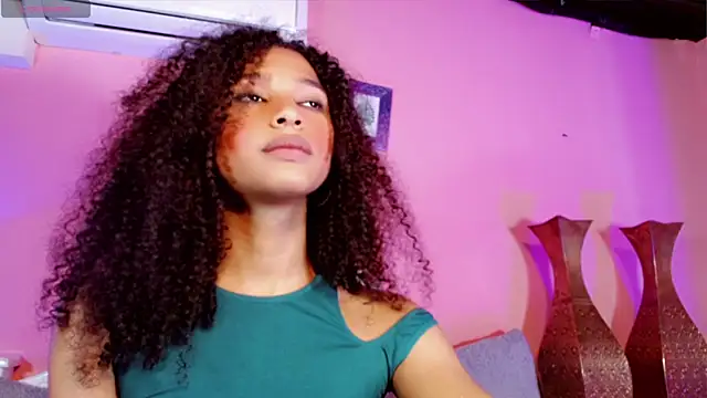 _IsabellaRousse webcam