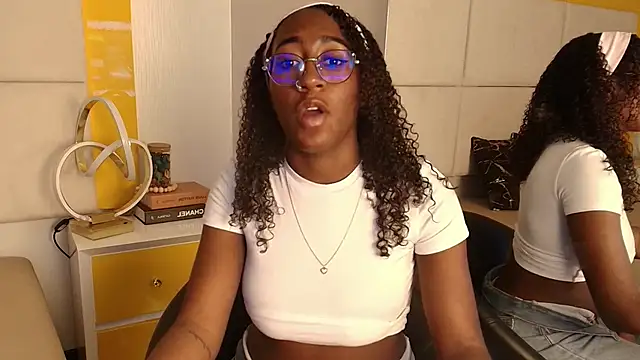 qeen_blackk - Qeen_blackk's free webcam - UK Sex Cams