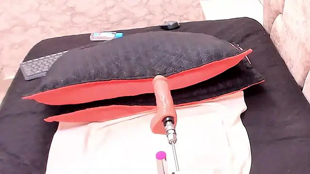 EXOTIC_EBONY_ webcam