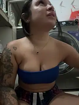 Pretty_Isadora webcam