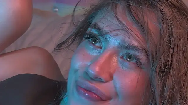 amanda_river (F young) - overhealthing  with my doctors sklls