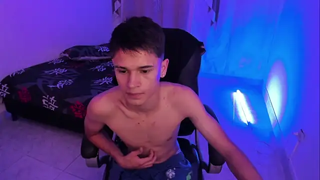 aron_boyy (M twink) - SHOW ASS HOLE