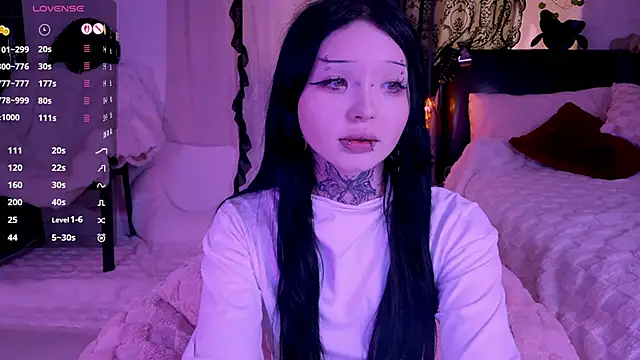 lein_bone (F teen) - suck dildo