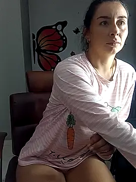 nathymilf_ - NathyMilf_'s free webcam - UK Sex Cams