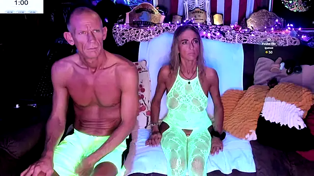 ShannNikkii420 webcam