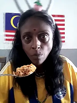 mamakarma1403 webcam