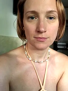 umatruewoman (F milf) - tease in Doggie