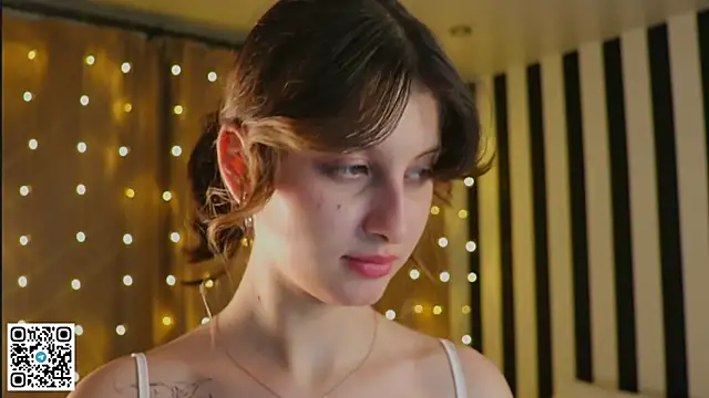 LorinaMaffitt webcam