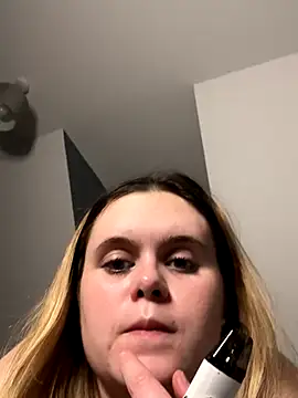 blonde_bunny (F teen) - Boobs out xx