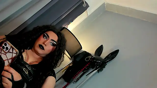 DominaAurumXXX webcam