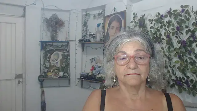 FunnyGrandma webcam