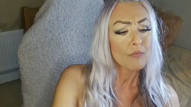 TheOGMiaMystique webcam