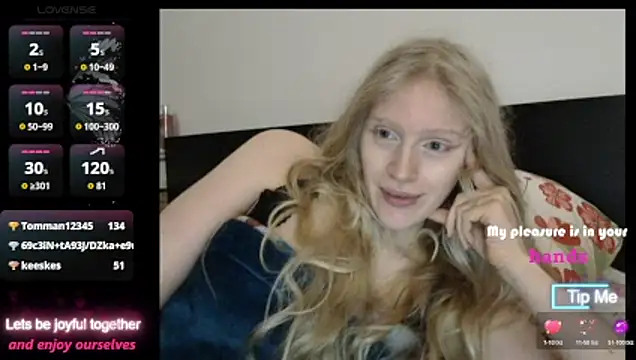 VeronicaJoyful webcam