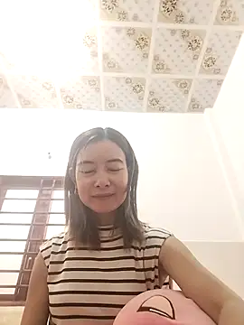 Sexy-ladyboobs20 webcam