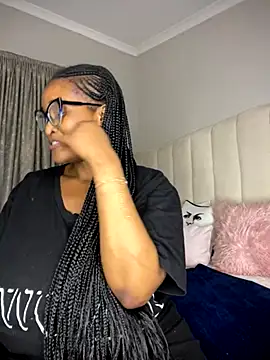 Bustygoddess32 webcam