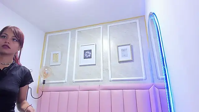 HoollyHendrix webcam