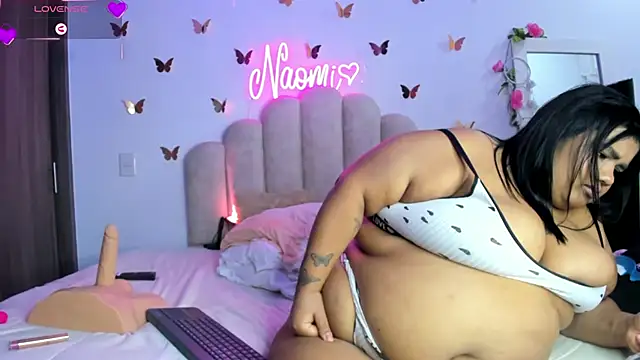 NaomiAsha webcam