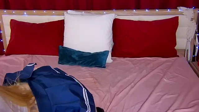 Lovely_Caroline webcam