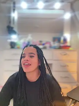 juanitamore01 - JuanitaMore01's free webcam - UK Sex Cams