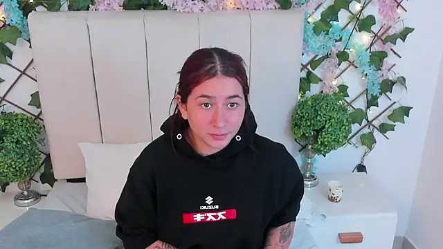 CharlotteBlossom webcam