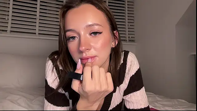 desiredollx (F young) - topless 10 mins