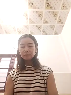 Sexy-ladyboobs20 webcam