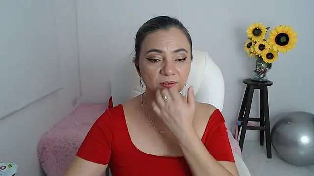 ghada_milf (F milf) - naked in public