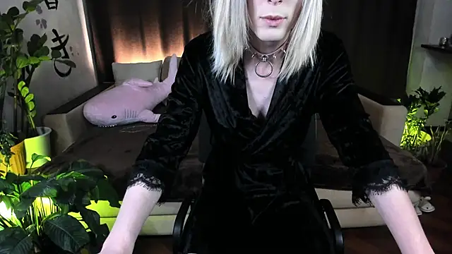 lady_kaya (T young) - Make this pale ass tomatto-red~