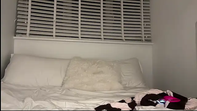 desiredollx (F young) - topless 10 mins