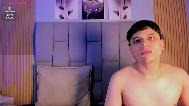 kandyfrees_ (Ask my age) - ⚡Run your tongue over my cock.⚡