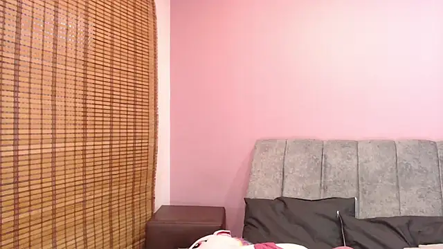 abbiiemonroe (F young) - Open legs rubbing my pussy