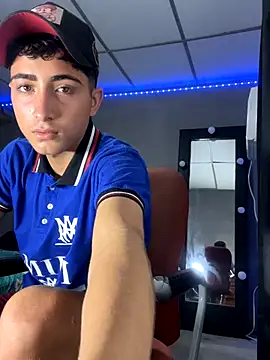 mathieuagt (M twink) - Zoom + Spit Balls