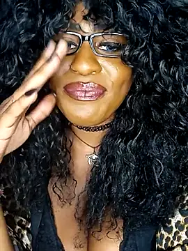 AmazonianMistress webcam