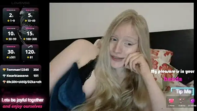 VeronicaJoyful webcam