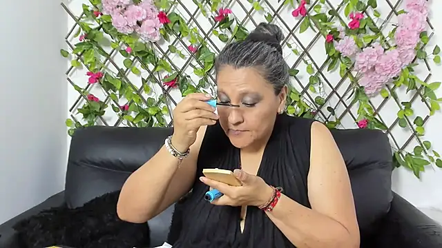 merlyna_goldens webcam