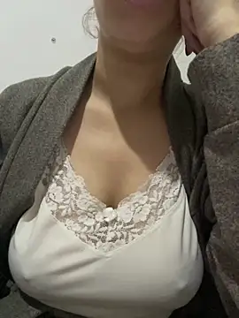 farah-36 (F young) - Make your little girl cum 🥵🔥