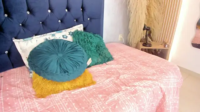 Inaya_Khalifa webcam