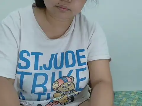 Sweetbigtits_69 webcam