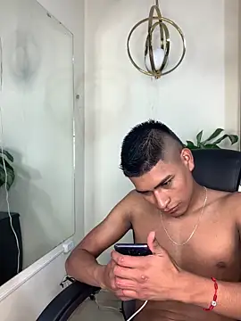 Emiliano_Reyes webcam
